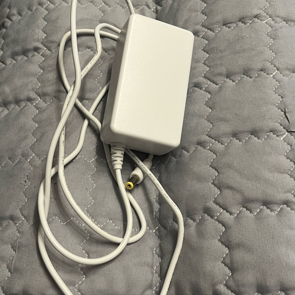 White Kids Accessory Power Adapter - Picture 2 of 2